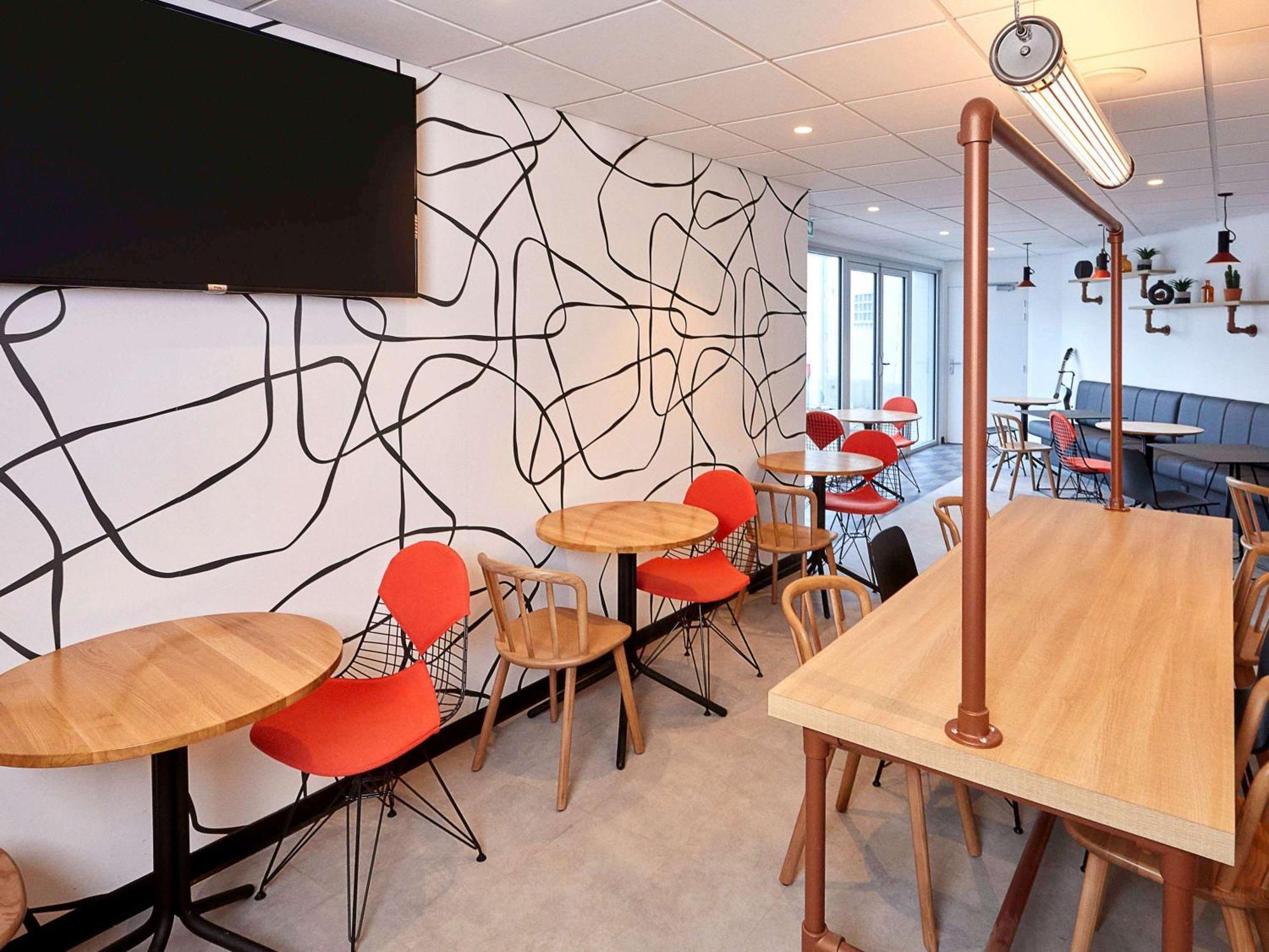 ホテル Ibis Auxerre Centre エクステリア 写真