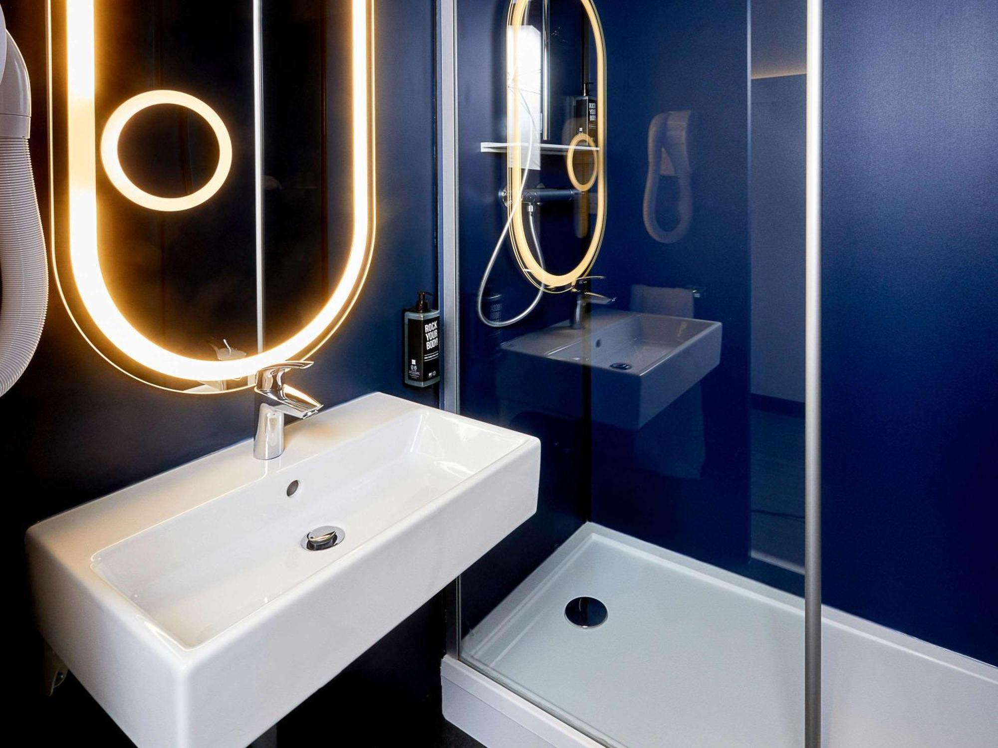 ホテル Ibis Auxerre Centre エクステリア 写真