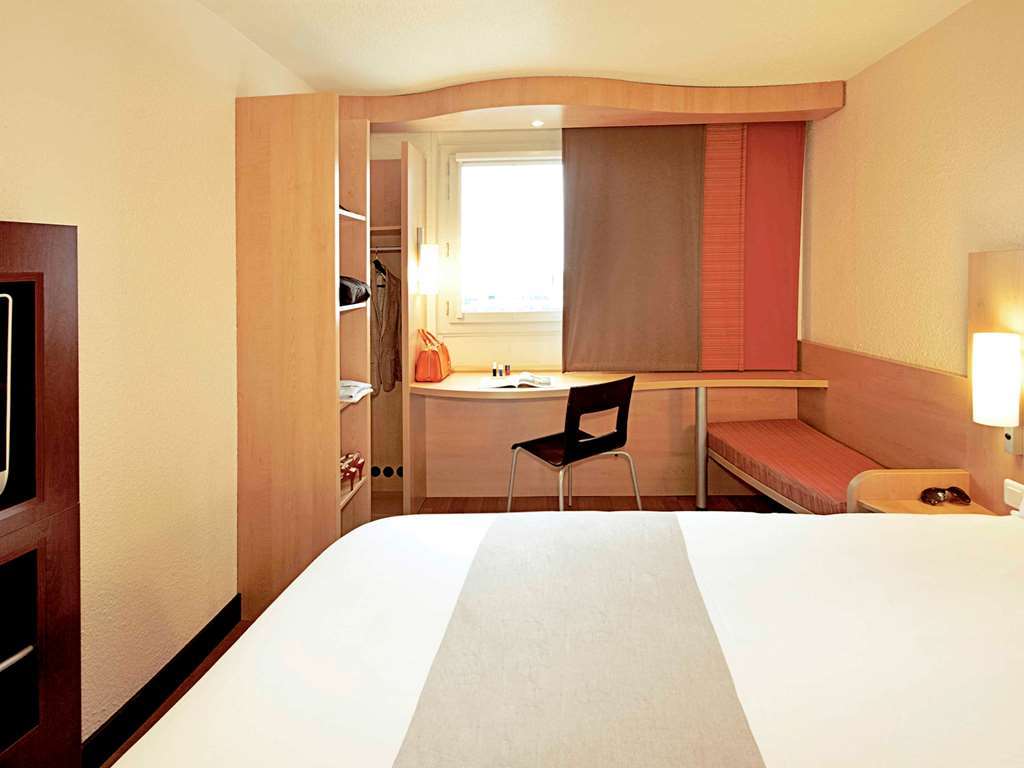 ホテル Ibis Auxerre Centre 部屋 写真
